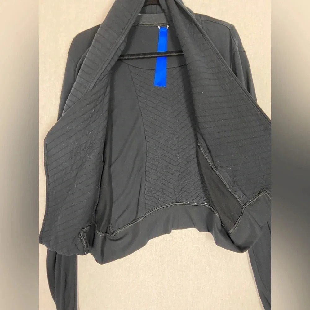 KIT AND ACE Wrap Up Stretch Jacket With Attached Scarf Black  EUC Sz 6 - Picture 8 of 13